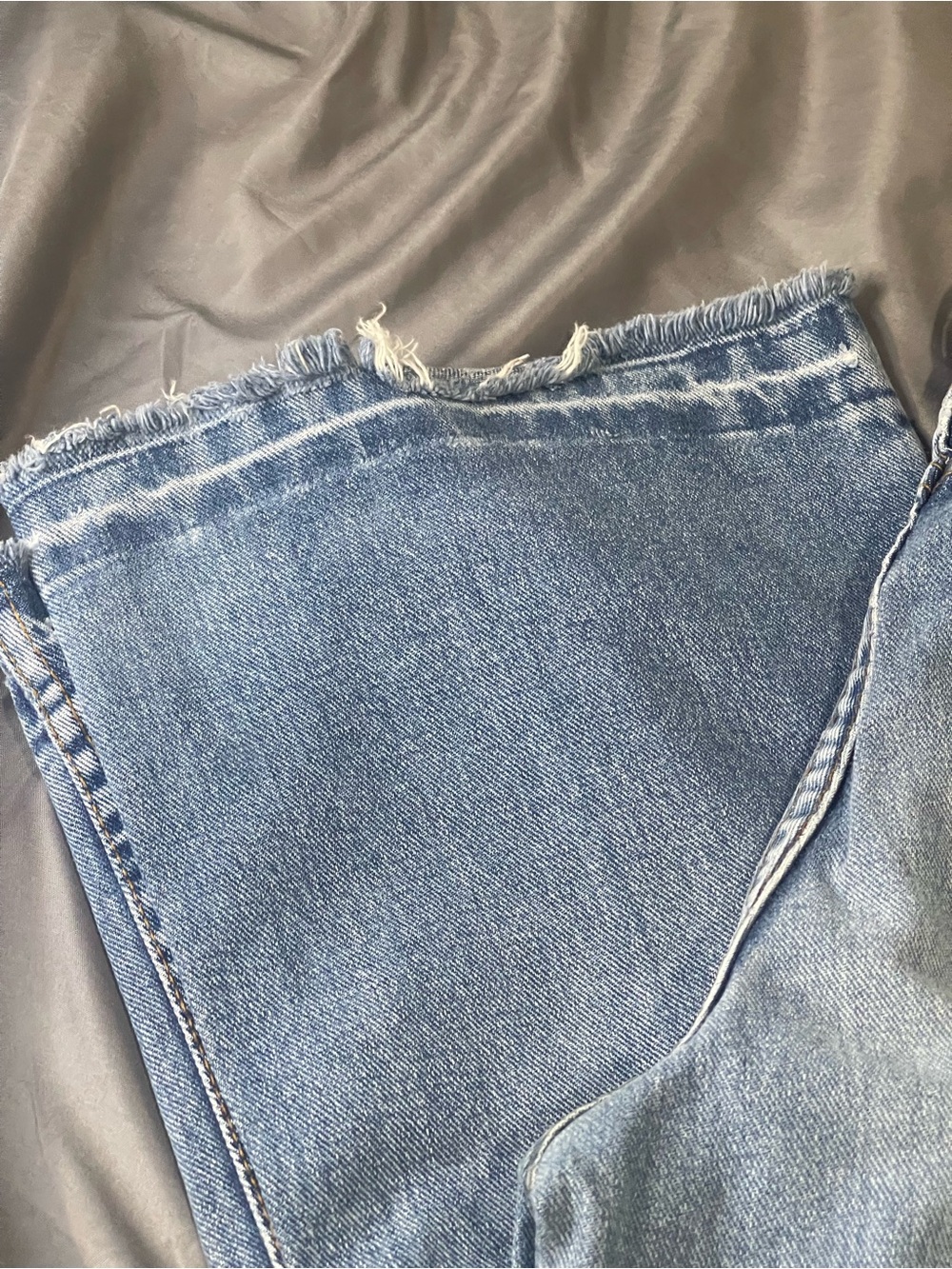 Jordache Light Wash Wide-Leg Jeans with Frayed Hem - Picture 3 of 10